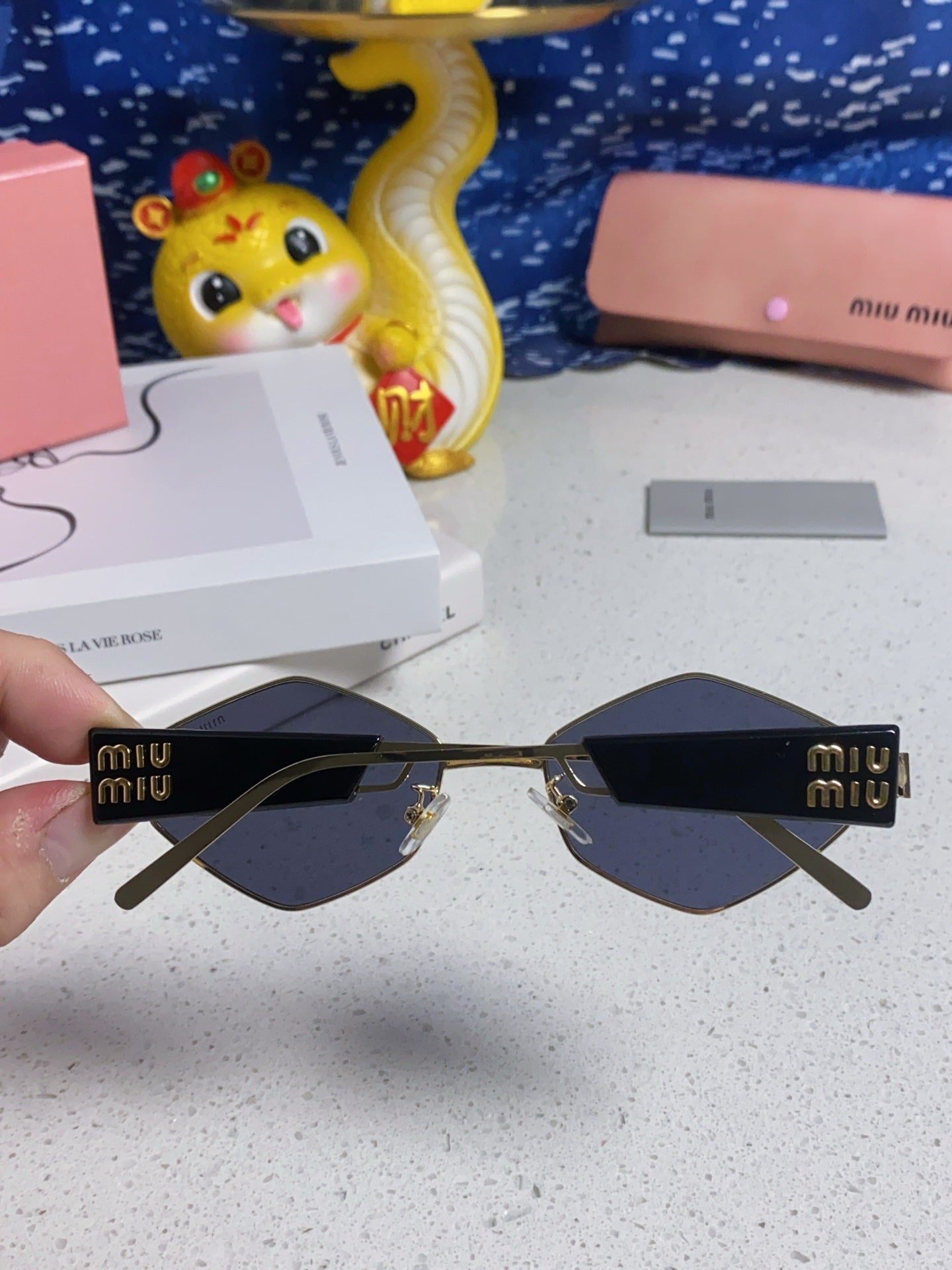 MIU MIU LOGO SUNGLASSES 560866 IN GOLD METAL BLACK LENS