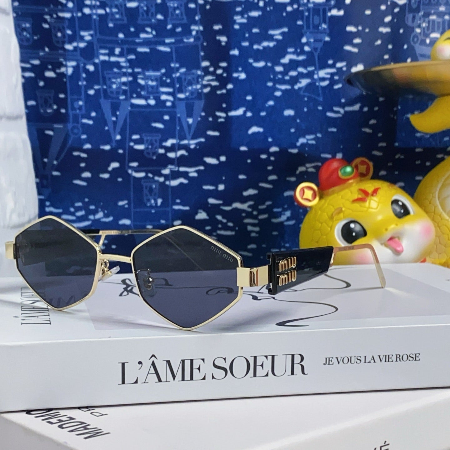 MIU MIU LOGO SUNGLASSES 560866 IN GOLD METAL BLACK LENS