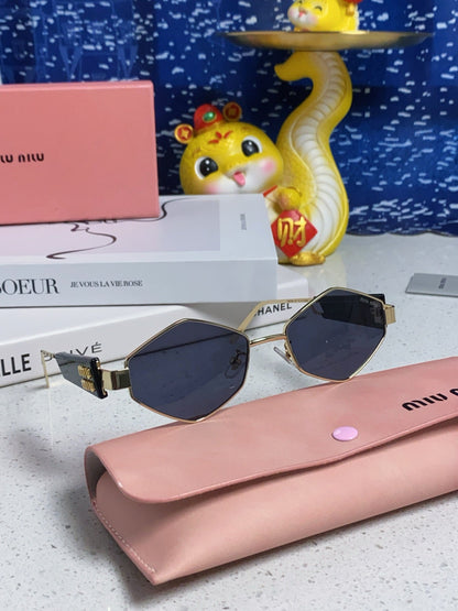 MIU MIU LOGO SUNGLASSES 560866 IN GOLD METAL BLACK LENS