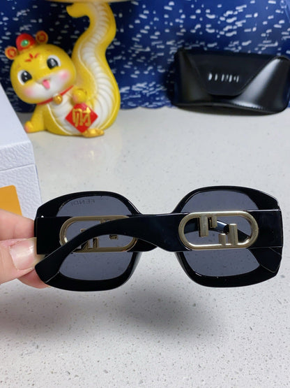 FENDI OVERSIZES FF DIAMONDS SQUARE SUNGLASSES 563315 IN ACETATE