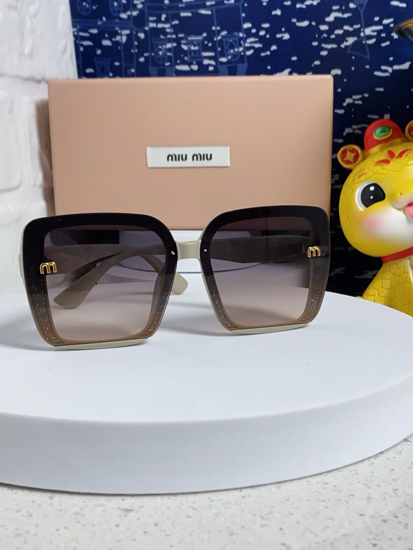 MIU MIU RUNWAY SQUARE SUNGLASSES 563196 IN BEIGE ACETATE