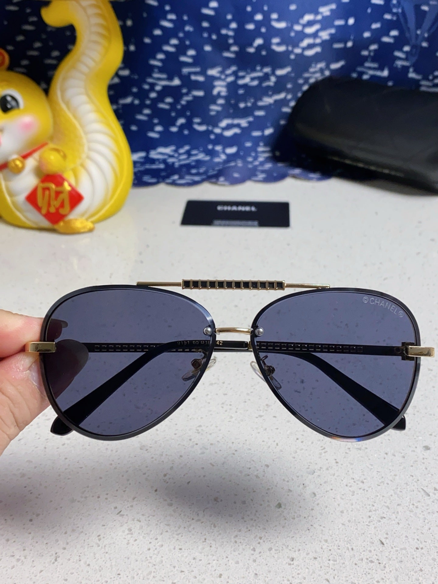 CHANEL CAT EYE SUNGLASSES 641936 IN GOLD METAL BLACK LENSES
