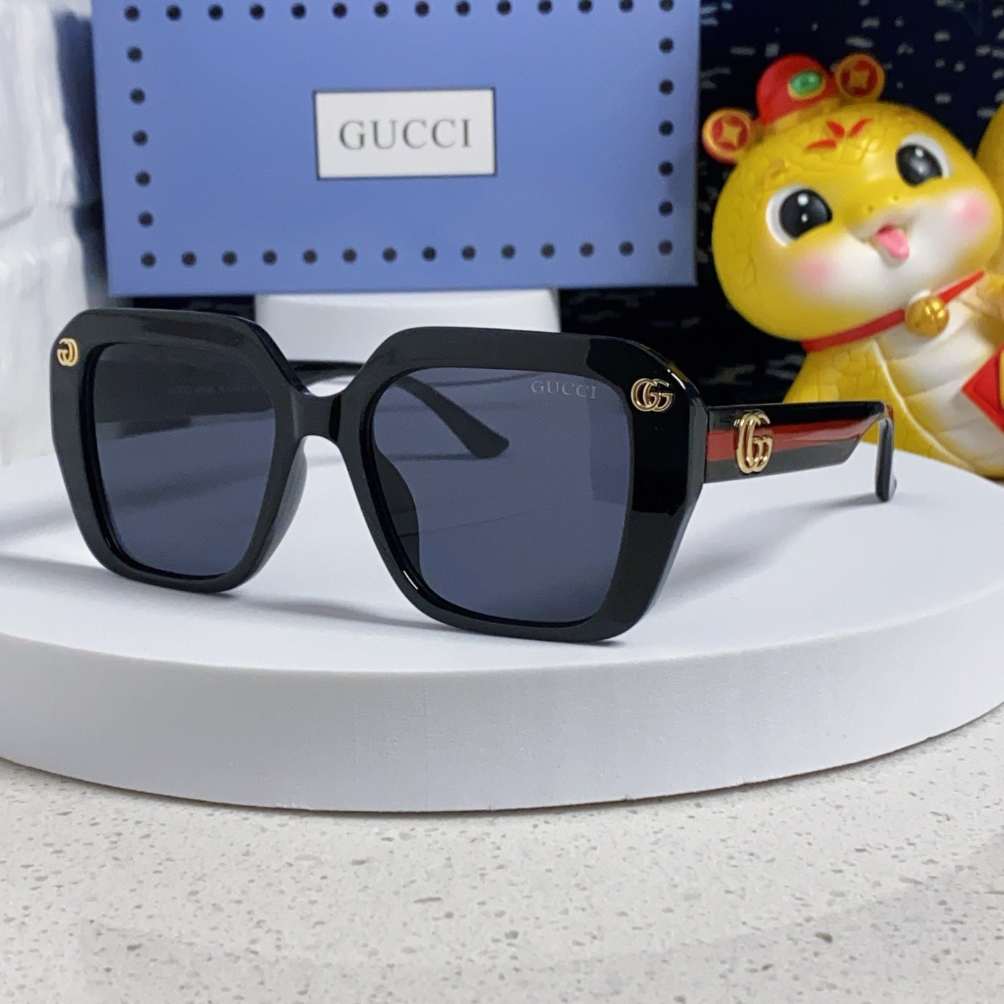 GUCCI GG EMBOSSED LOGO SQUARE FRAME SUNGLASSES 563171 IN ACETATE