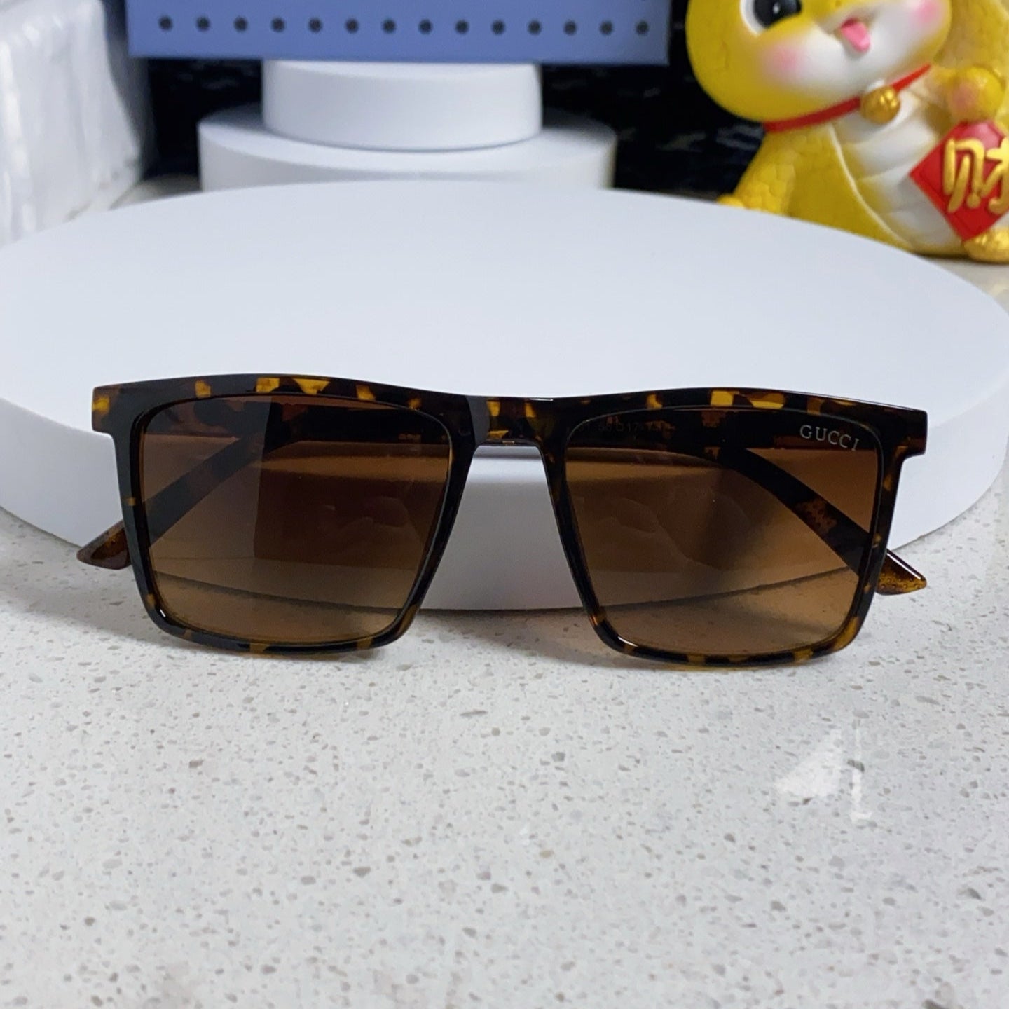 GUCCI RECTANGULAR FRAME SUNGLASSES 563259 IN ACETATE