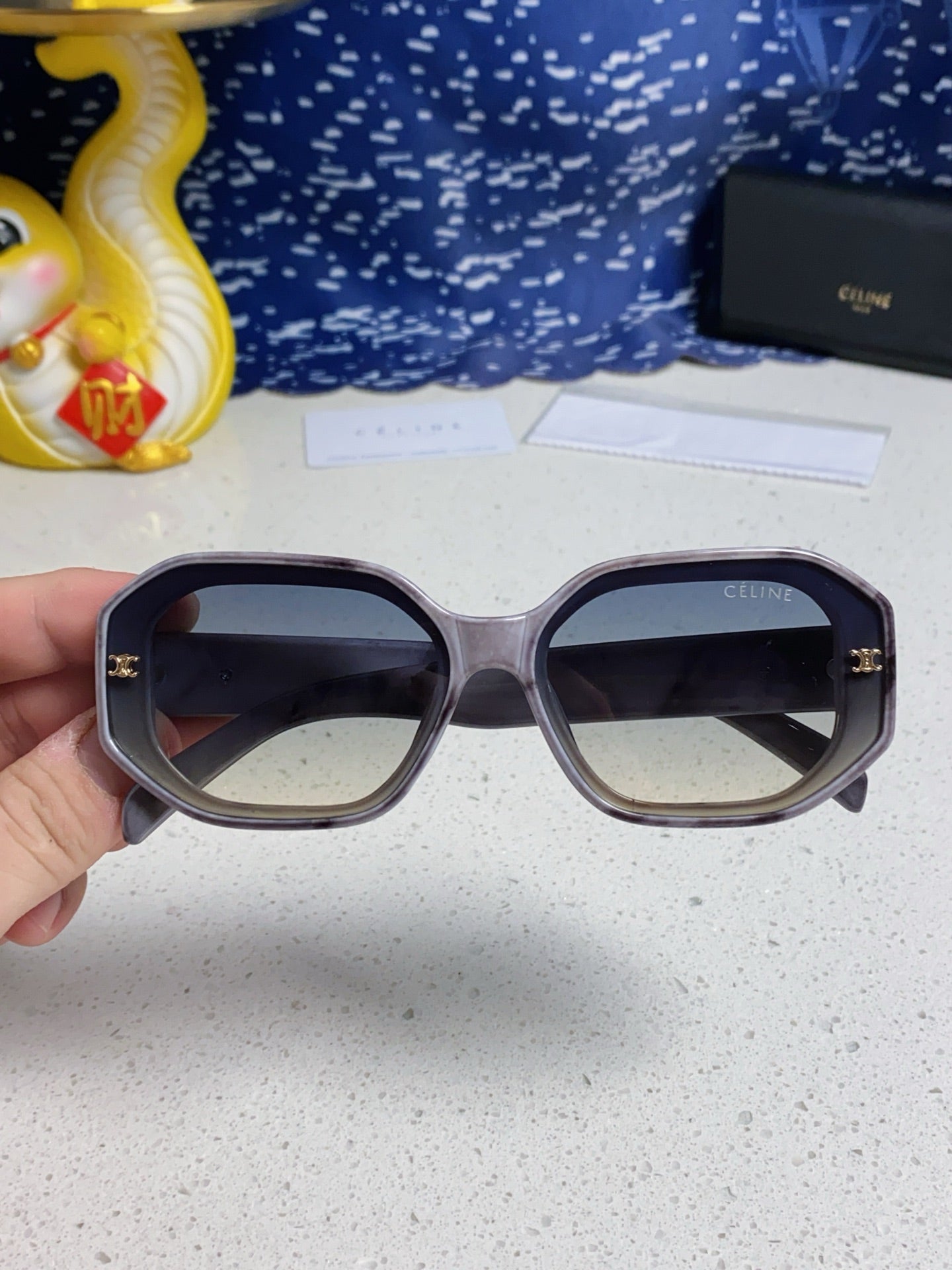 CELINE TRIOMPHE SQUARE SUNGLASSES 566740 IN MARBLED EFFECT ACETATE