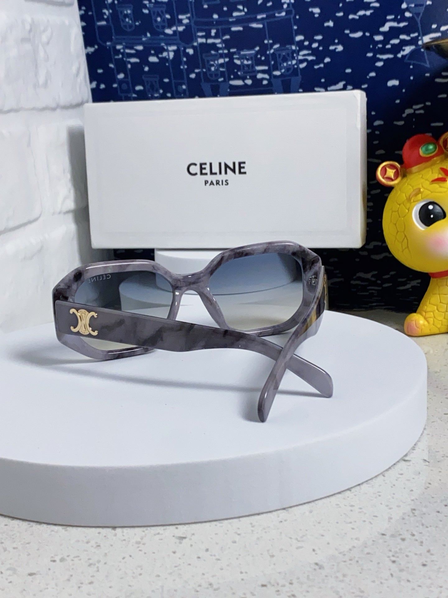 CELINE TRIOMPHE SQUARE SUNGLASSES 566740 IN MARBLED EFFECT ACETATE