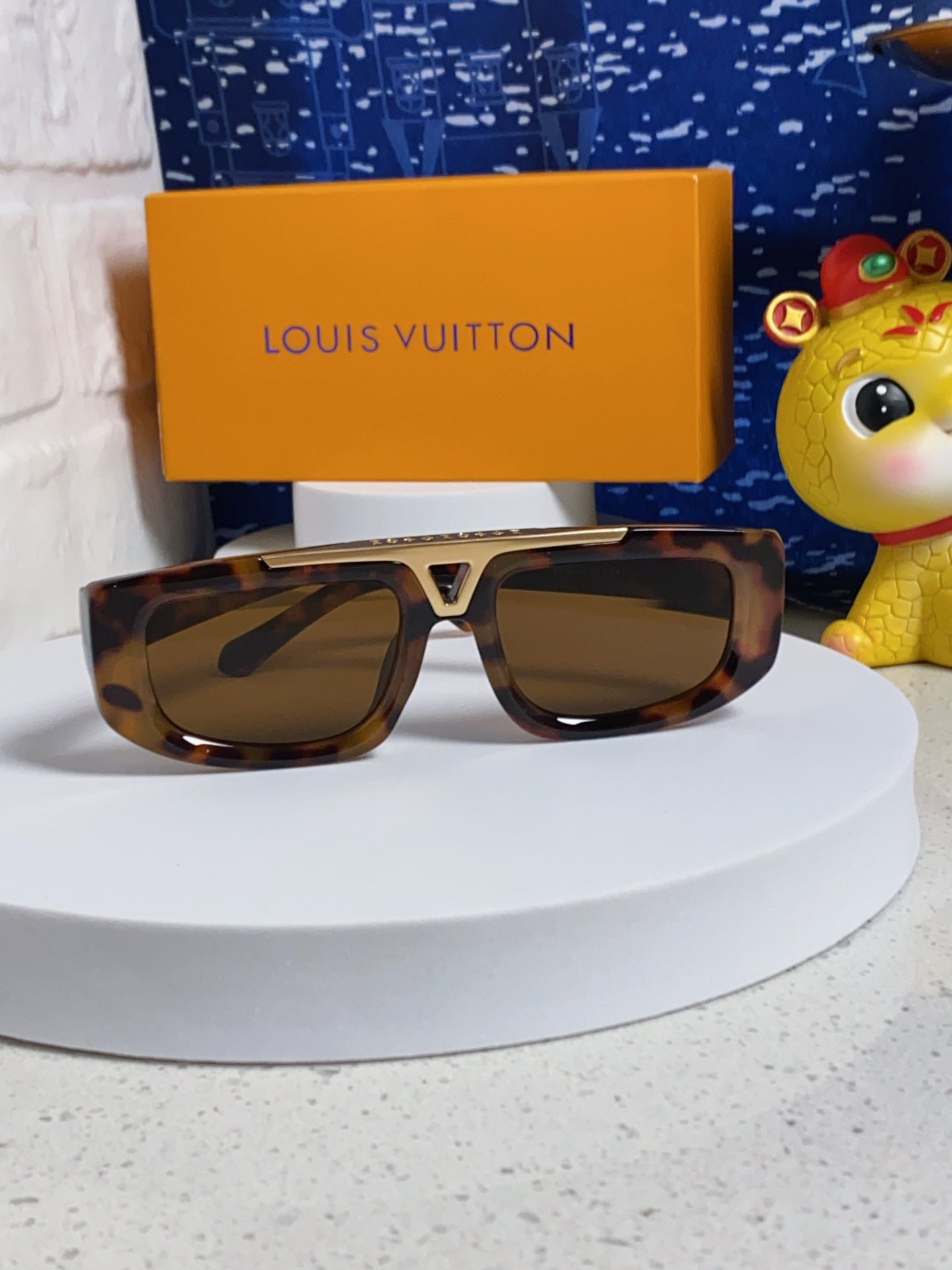 LOUIS VUITTON CLASH PILOT SUNGLASSES 567479 IN HAVANA ACTETE GOLD METAL