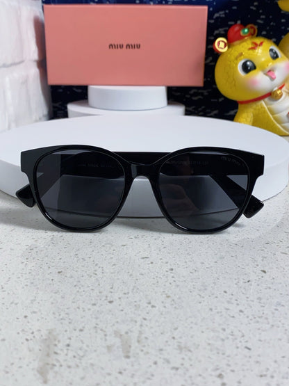 MIU MIU RUNWAY SUNGLASSES 567505 IN BLACK ACETATE BLACK LENSES