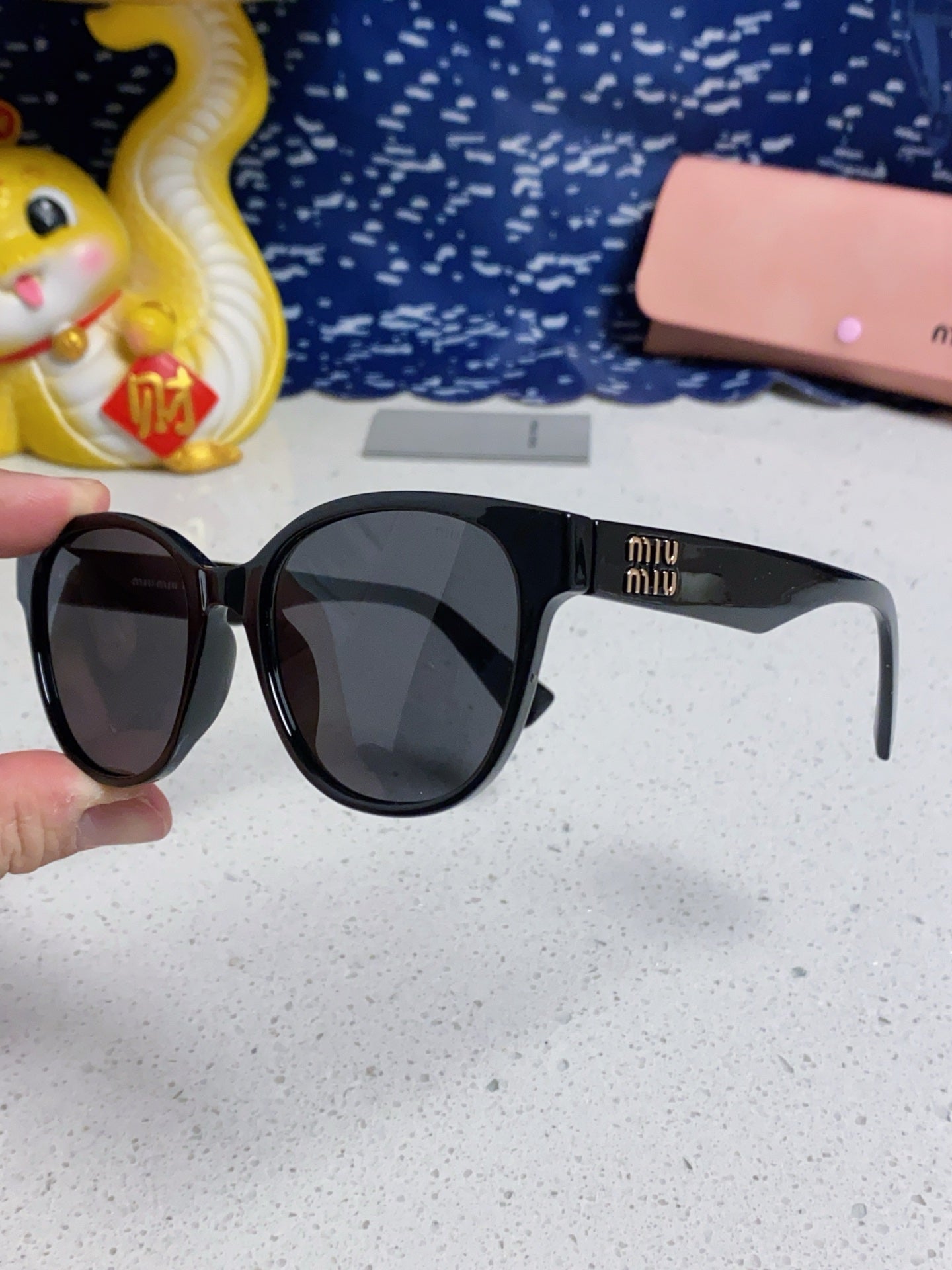 MIU MIU RUNWAY SUNGLASSES 567505 IN BLACK ACETATE BLACK LENSES