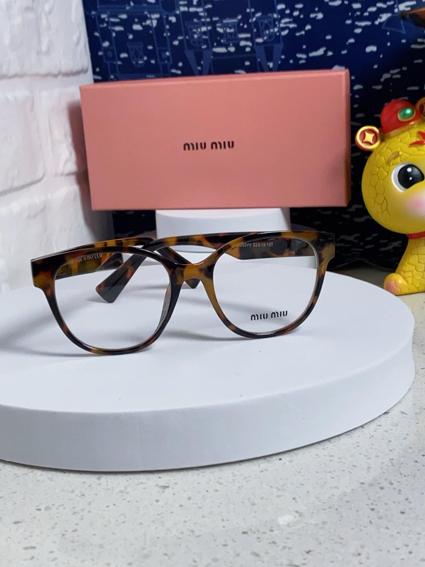 MIU MIU RUNWAY SUNGLASSES 567506 IN HAVANA ACETATE BRONZE LOGO