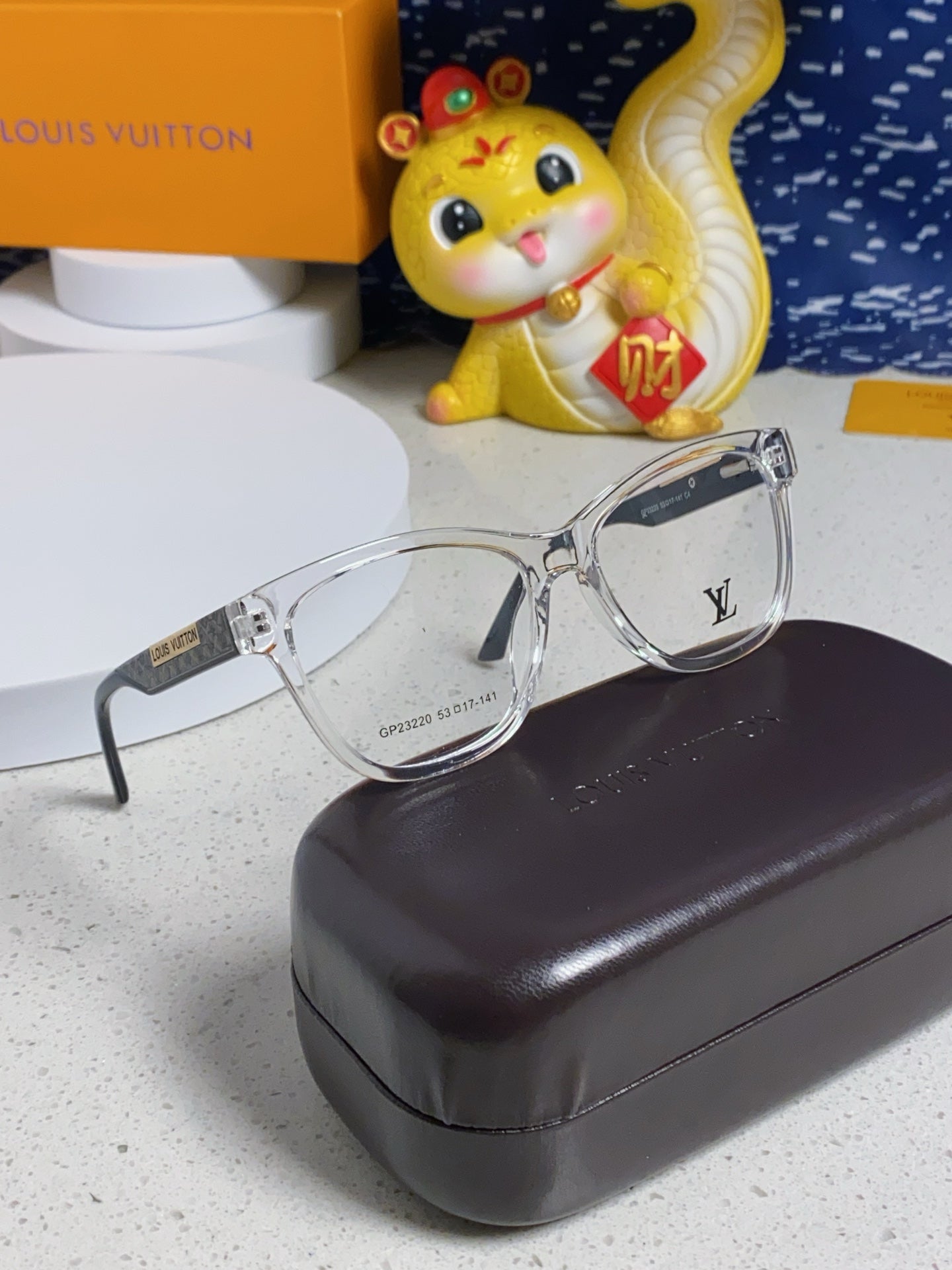 LOUIS VUITTON CAT EYE SUNGLASSES 570278 IN CLEAR ACETATE EMBOSSED LOGO