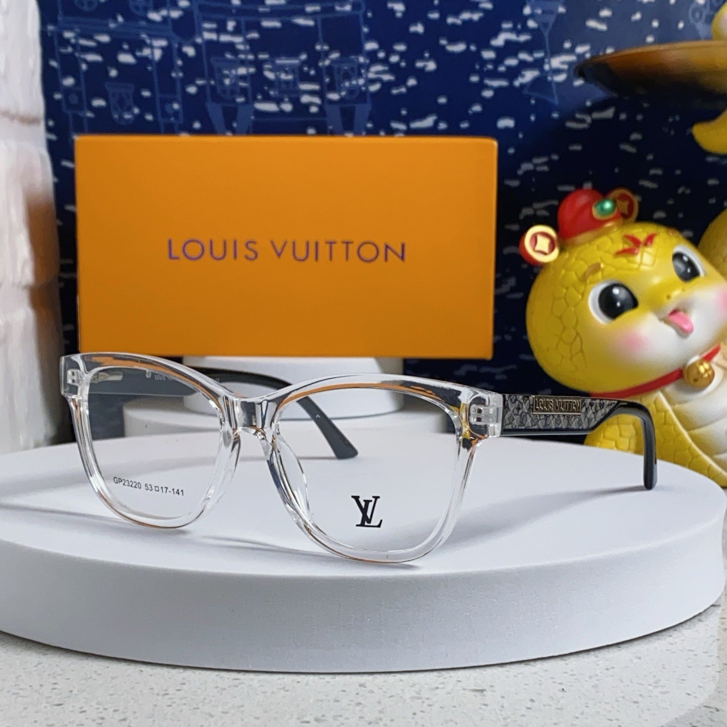 LOUIS VUITTON CAT EYE SUNGLASSES 570278 IN CLEAR ACETATE EMBOSSED LOGO