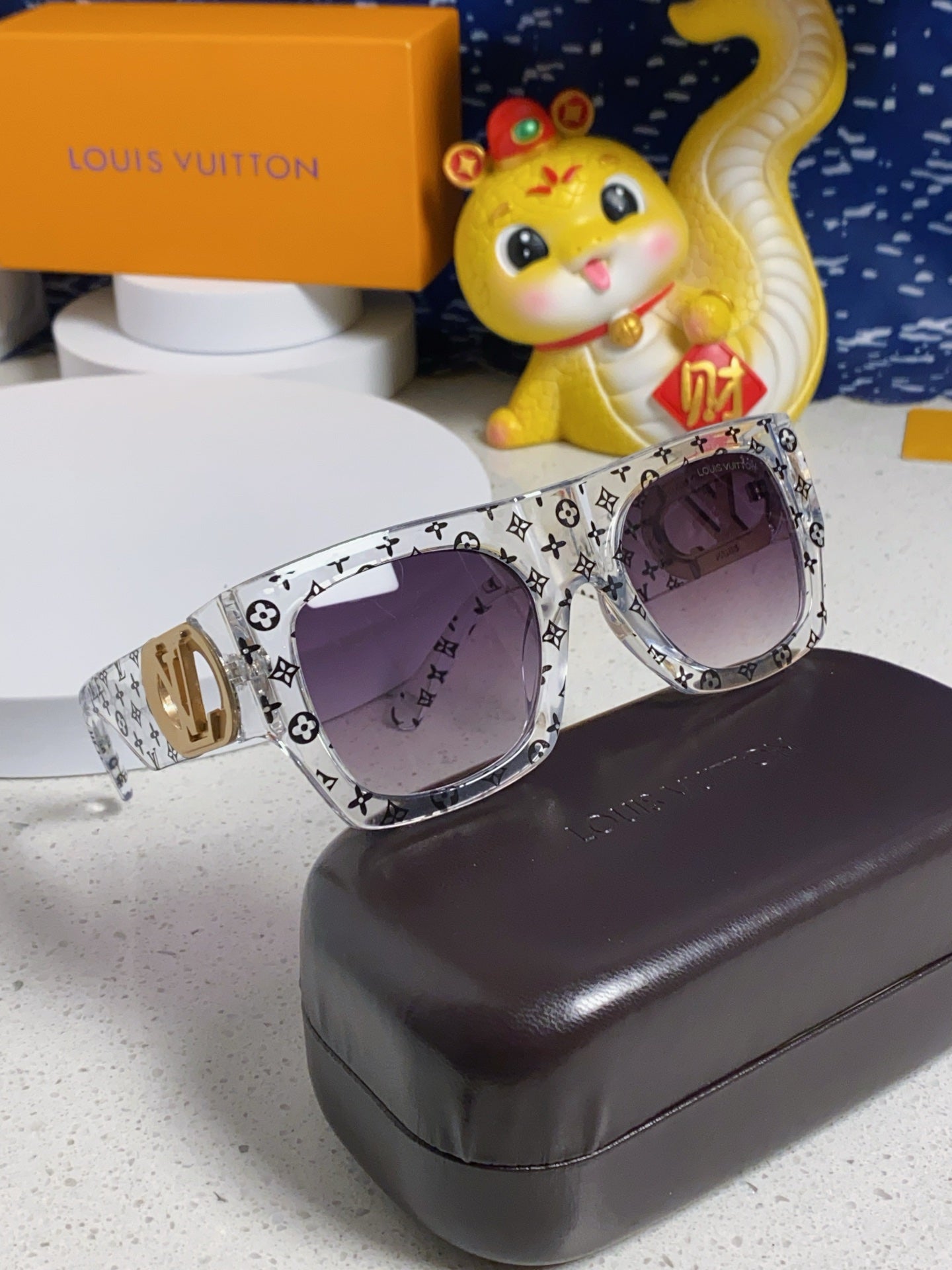 LOUIS VUITTON LINK SQUARE SUNGLASSES 570271 IN CLEAR ACETATE MONOGRAM LOGO ON FRAME