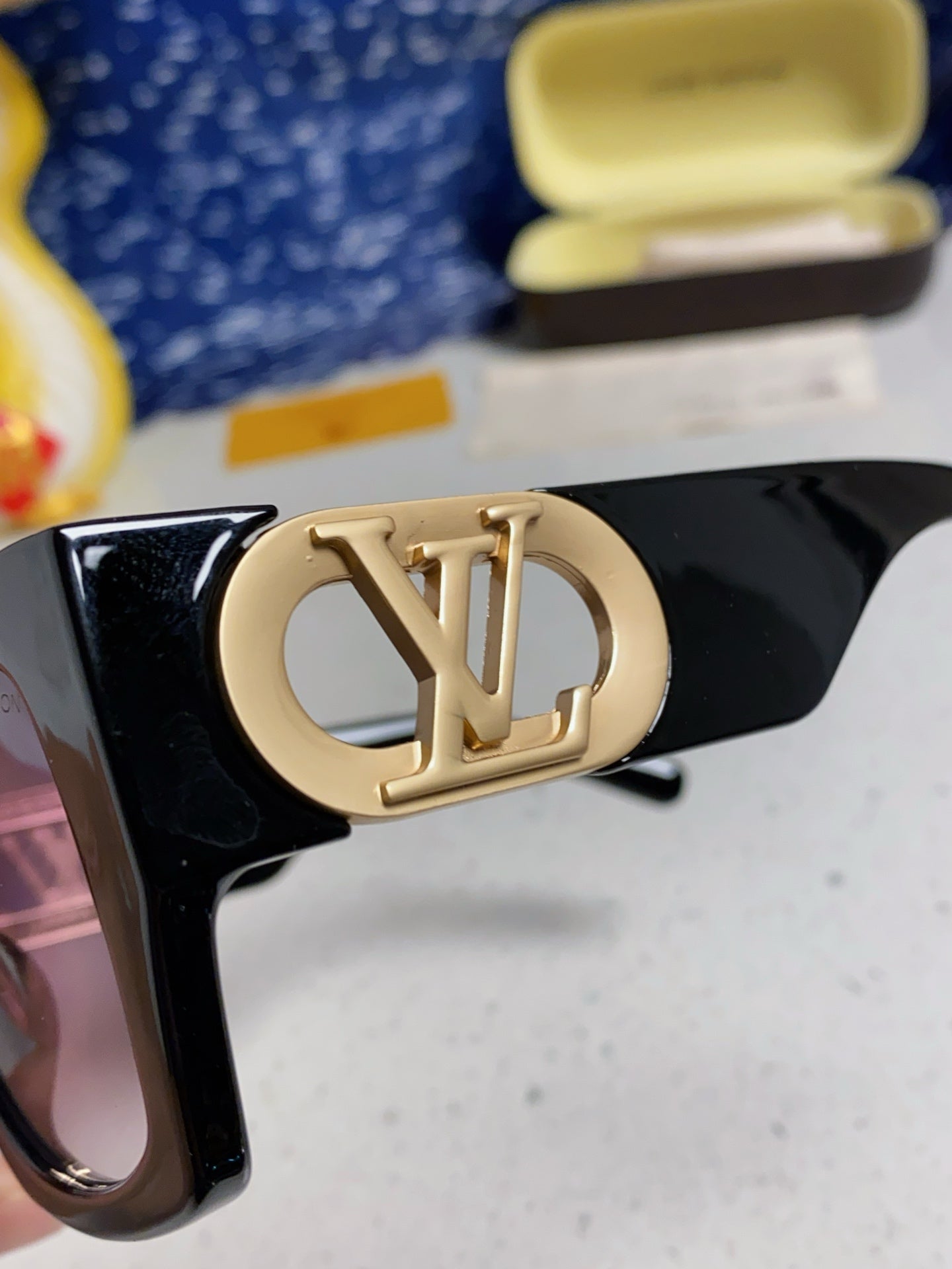 LOUIS VUITTON LINK SQUARE SUNGLASSES 570273 IN BLACK ACETATE GREY SMOKE LENS