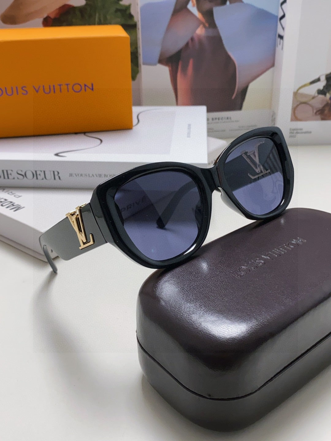 LOUIS VUITTON ICON CAT EYE SUNGLASSES 570249 IN BLACK ACETATE