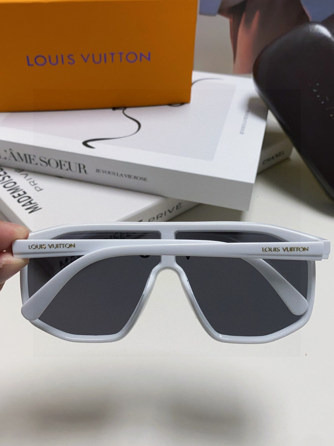 LOUIS VUITTON WAIMEA SUNGLASSES 570269 IN WHITE ACETATE