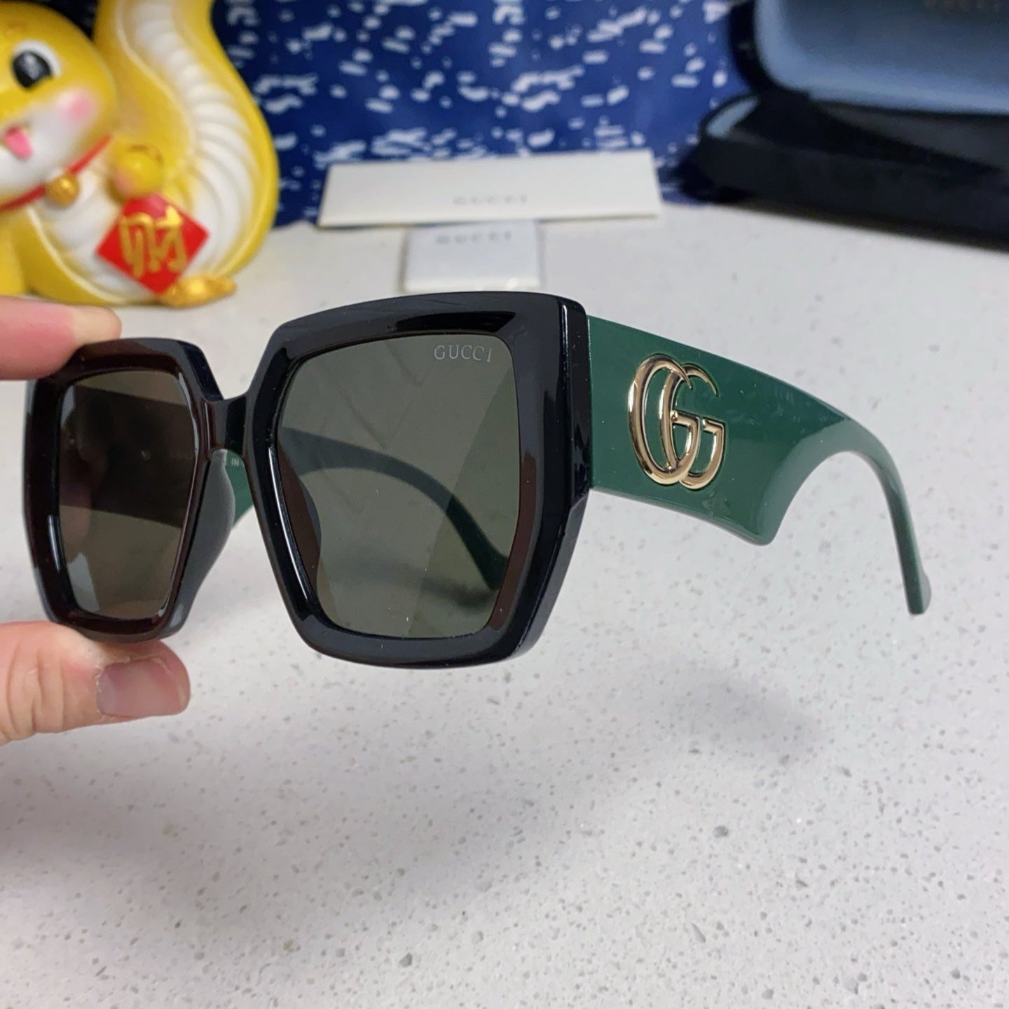 GUCCI SQUARE FRAME SUNGLASSES 573303 IN ACETATE EMBOSSED LOGO
