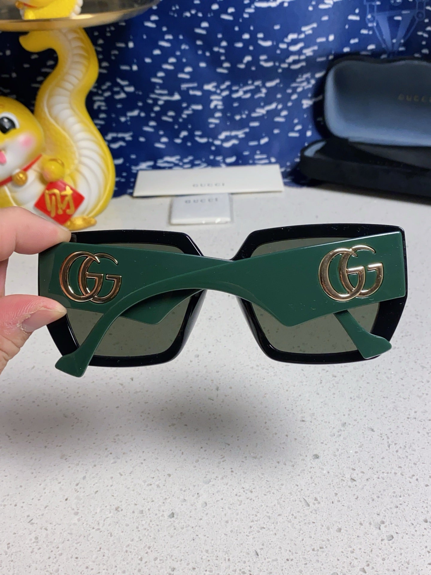 GUCCI SQUARE FRAME SUNGLASSES 573303 IN ACETATE EMBOSSED LOGO
