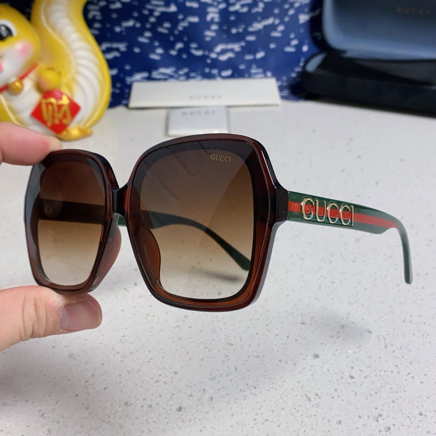GUCCI SQUARE FRAME SUNGLASSES 573309 IN ACETATE EMBOSSED LOGO