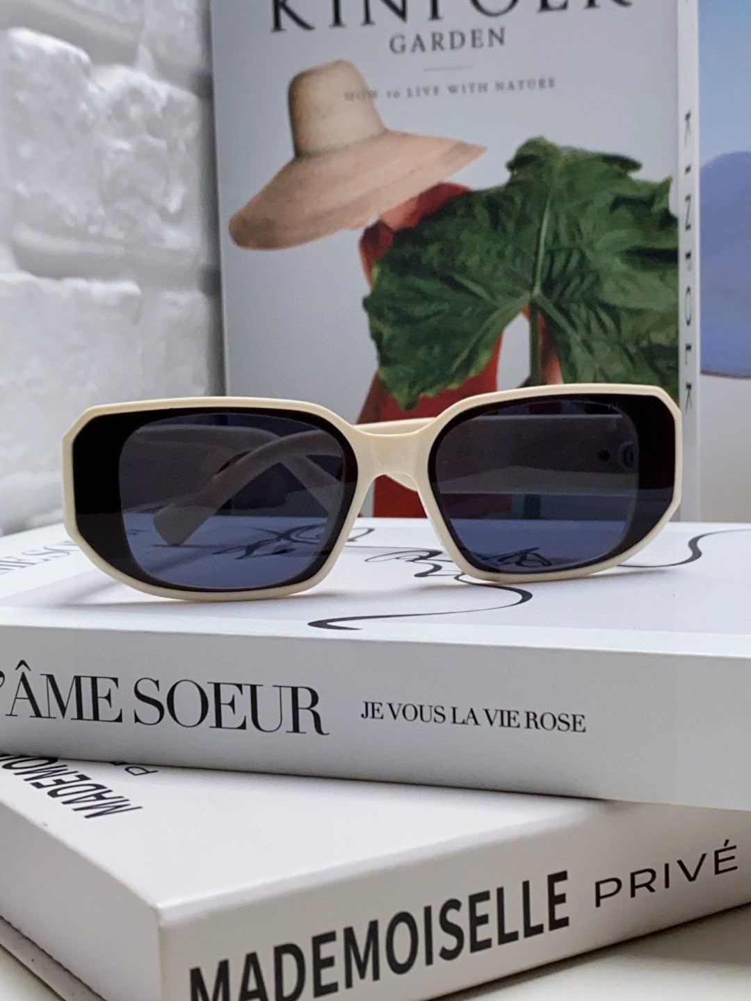 MIU MIU GLIMPSE SUNGLASSES 576819 IN WHITE ACETATE