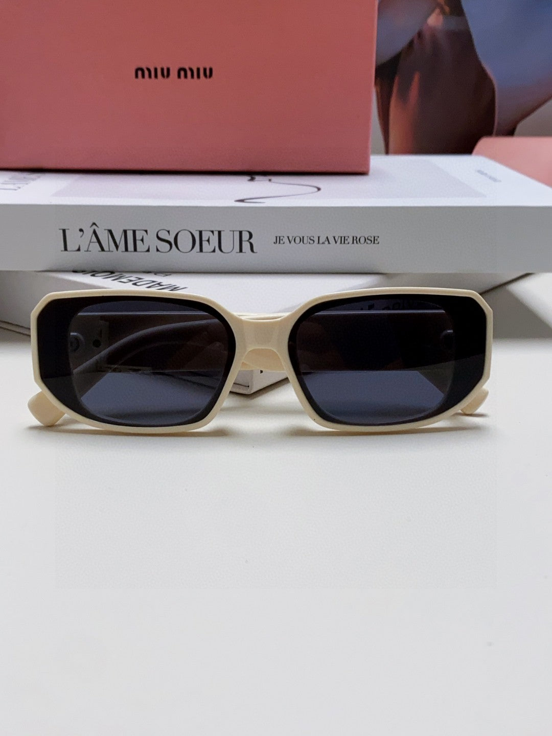 MIU MIU GLIMPSE SUNGLASSES 576819 IN WHITE ACETATE