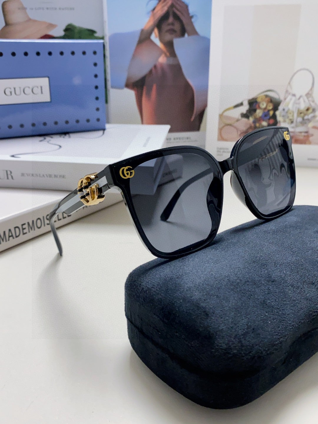 GUCCI EMBOSSED LOGO BUTTERFLY FRAME SUNGLASSES 576876 IN ACETATE