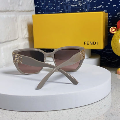 FENDI DIAGONAL CHUNKY SQUARE FRAME SUNGLASSES 543494 IN ACETATE