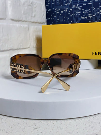 FENDI OVERSIZES FF DIAMONDS SQUARE SUNGLASSES 551639 IN ACETATE
