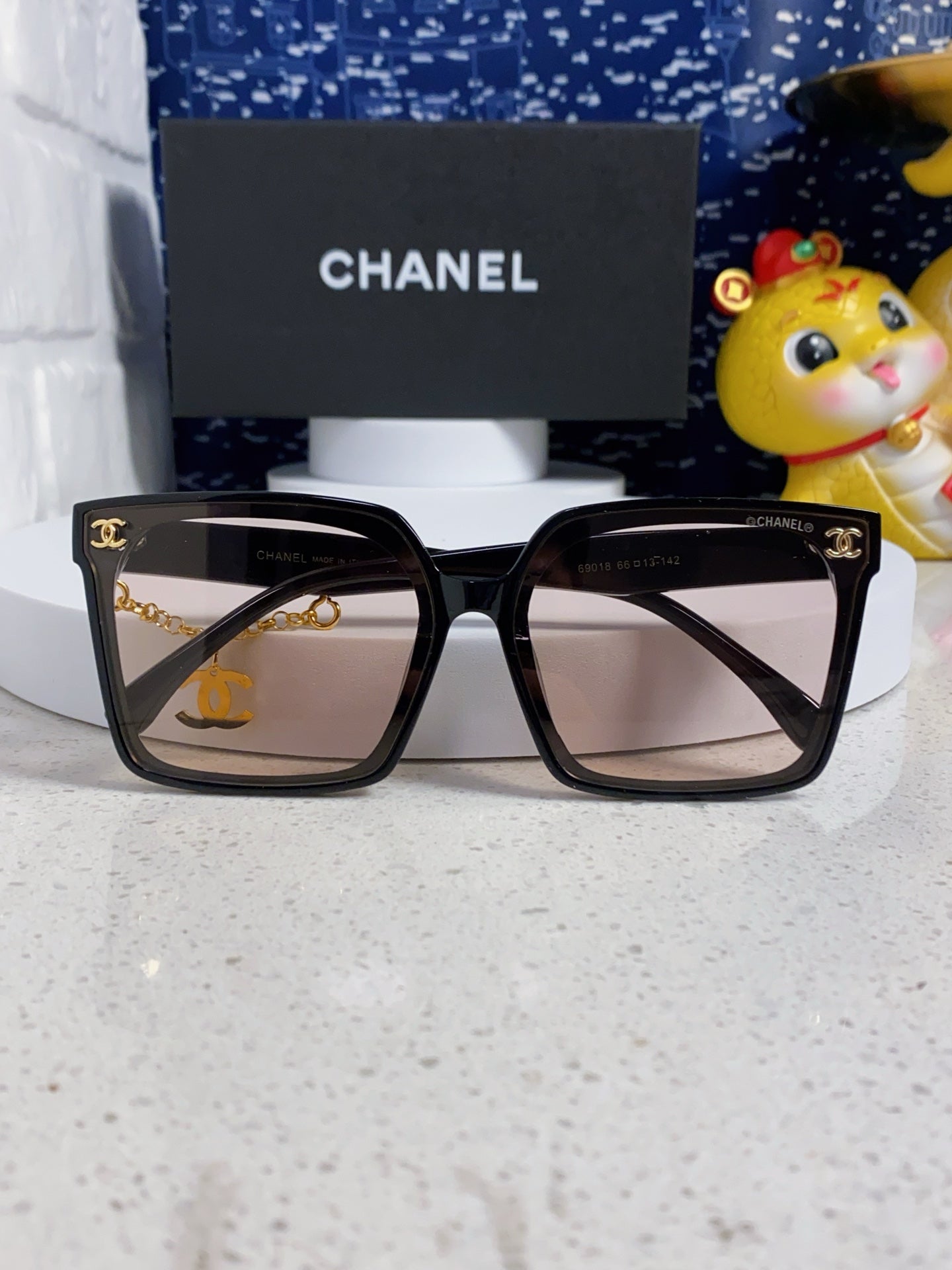 CHANEL SQUARE SUNGLASSES 641807 IN BLACK ACETATE LIGHT BROWN LENSES