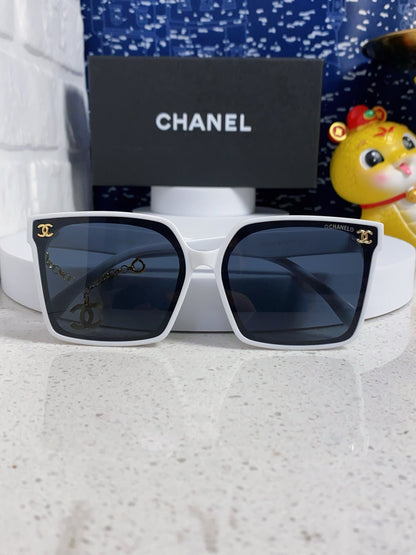 CHANEL SQUARE SUNGLASSES 641811 IN WHITE ACETATE GOLD CHAIN