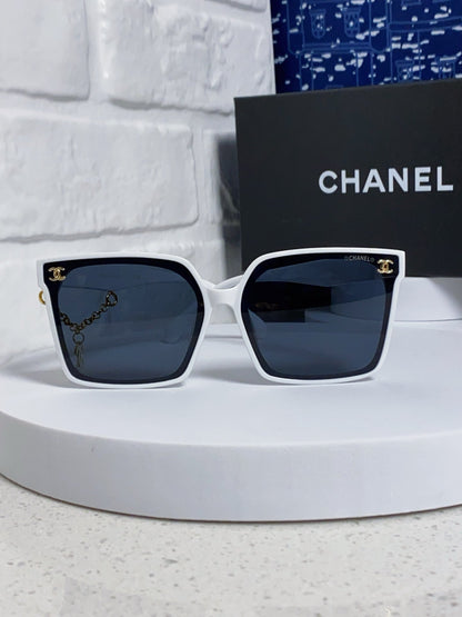 CHANEL SQUARE SUNGLASSES 641811 IN WHITE ACETATE GOLD CHAIN