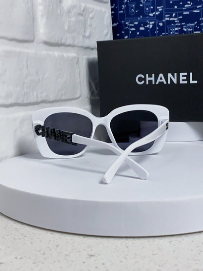 CHANEL BUTTERFLY SUNGLASSES 641813 IN WHITE ACETATE BLACK METAL LOGO