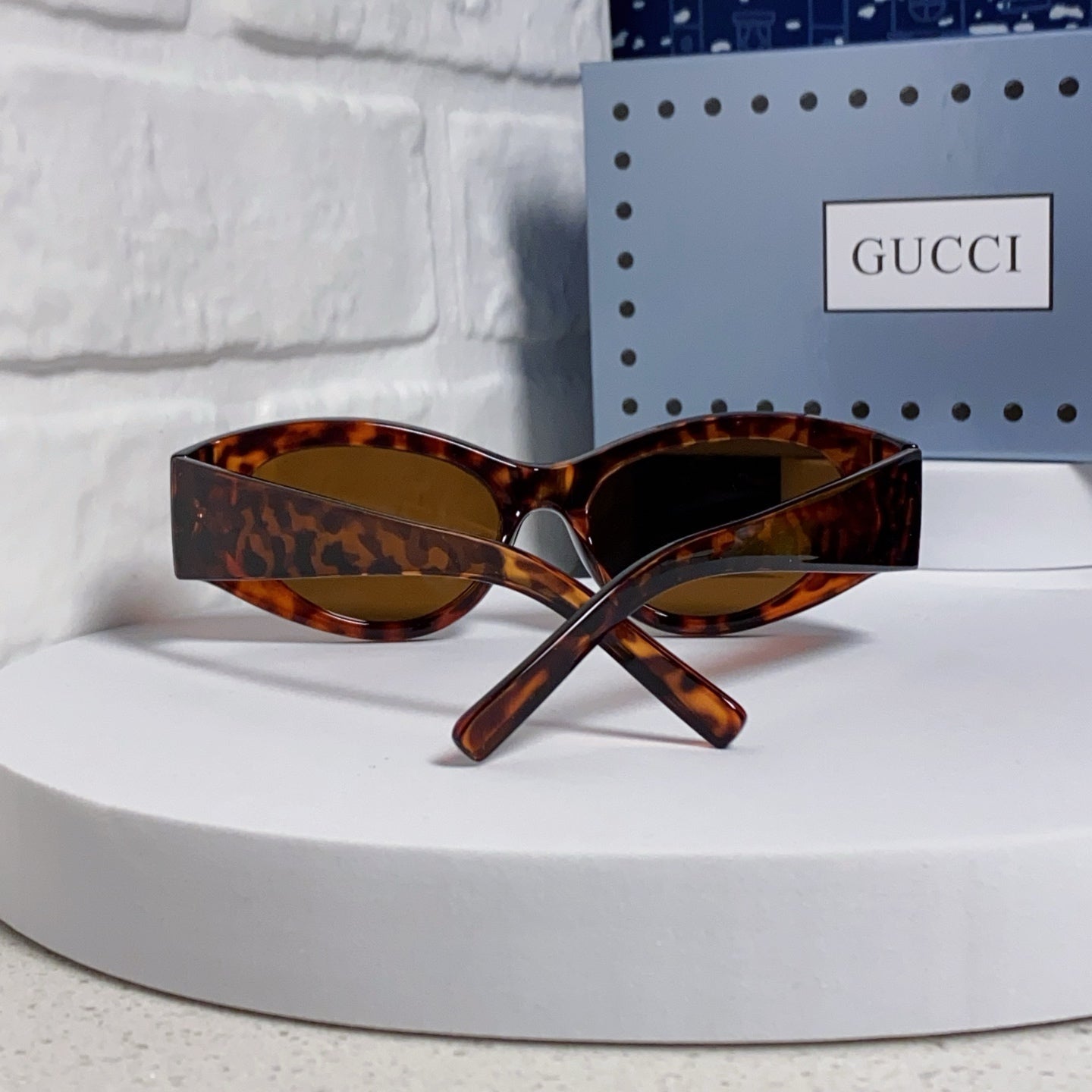 GUCCI CAT EYE FRAME SUNGLASSES 563336 IN ACETATE