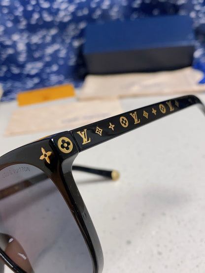 LOUIS VUITTON CAT EYE SUNGLASSES 573322 IN BLACK ACETATE MONOGRAM LOGO