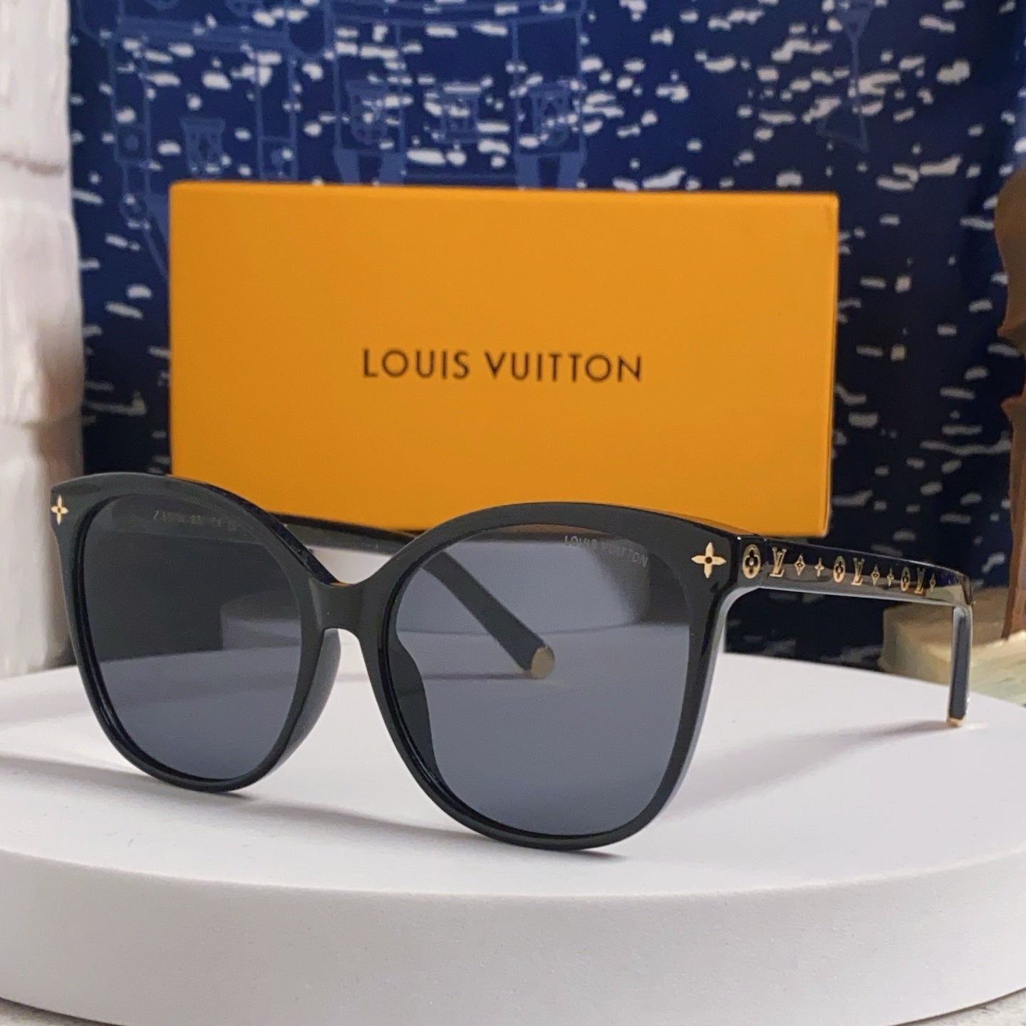 LOUIS VUITTON CAT EYE SUNGLASSES 573322 IN BLACK ACETATE MONOGRAM LOGO