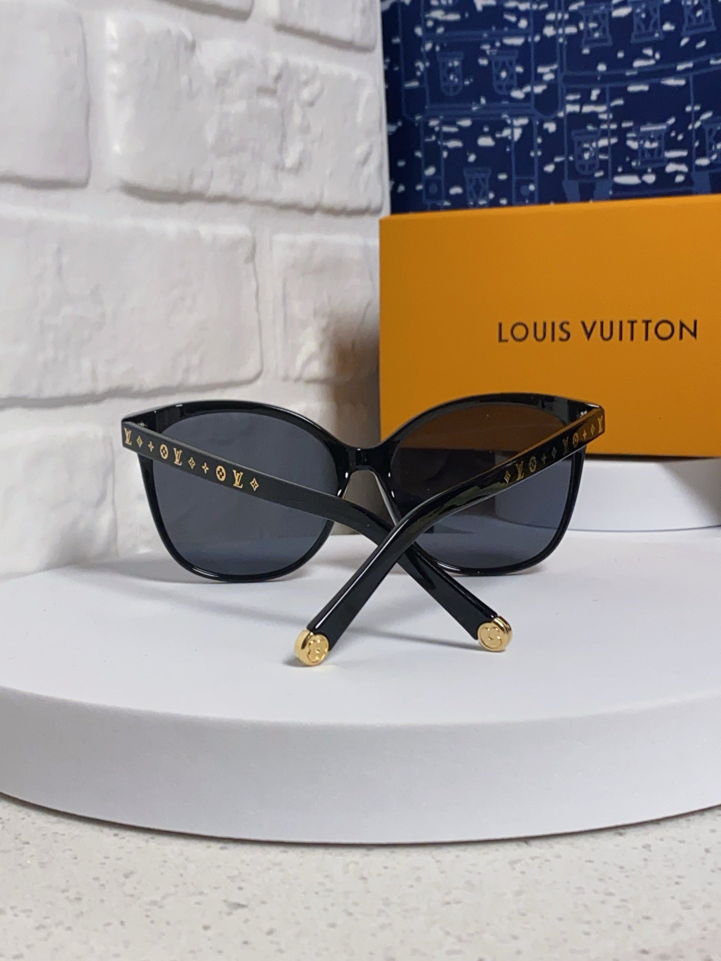 LOUIS VUITTON CAT EYE SUNGLASSES 573322 IN BLACK ACETATE MONOGRAM LOGO