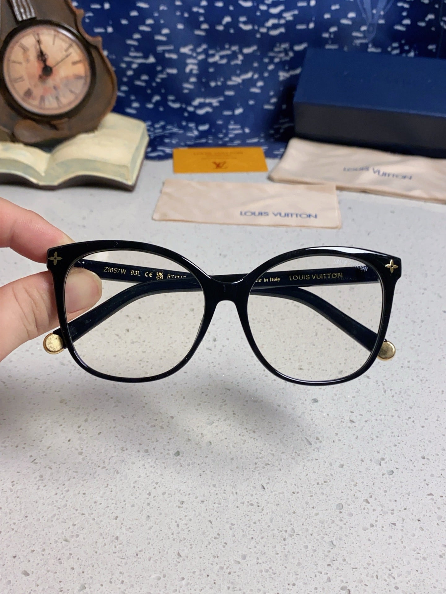 LOUIS VUITTON CAT EYE SUNGLASSES Z1657W IN BLACK ACETATE MONOGRAM LOGO