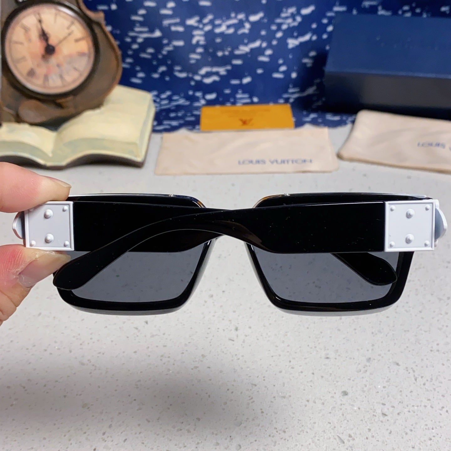 LOUIS VUITTON RECTANGLE SUNGLASSES 575849 BLACK IN ACETATE