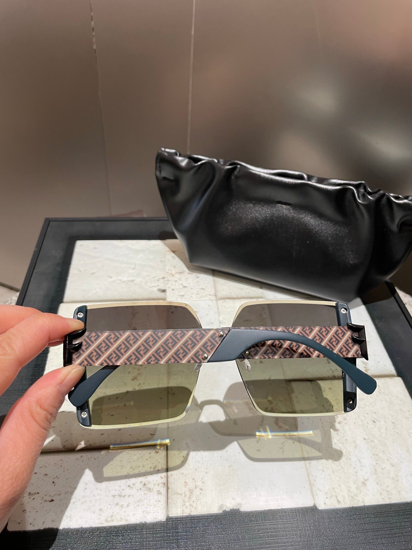 FENDI OVERSIZED FF DIAMONDS SQUARE FRAME SUNGLASSES 518548 IN ACETATE