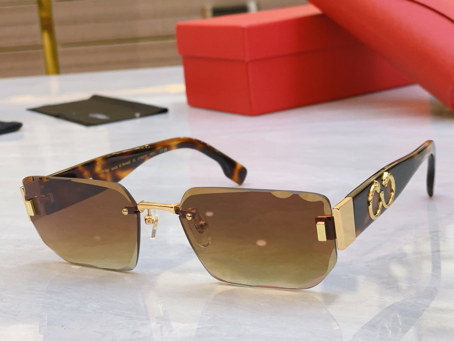 CARTIER PANTHÈRE GEOMETRIC SUNGLASSES CT0637S IN METAL AND ACETATE