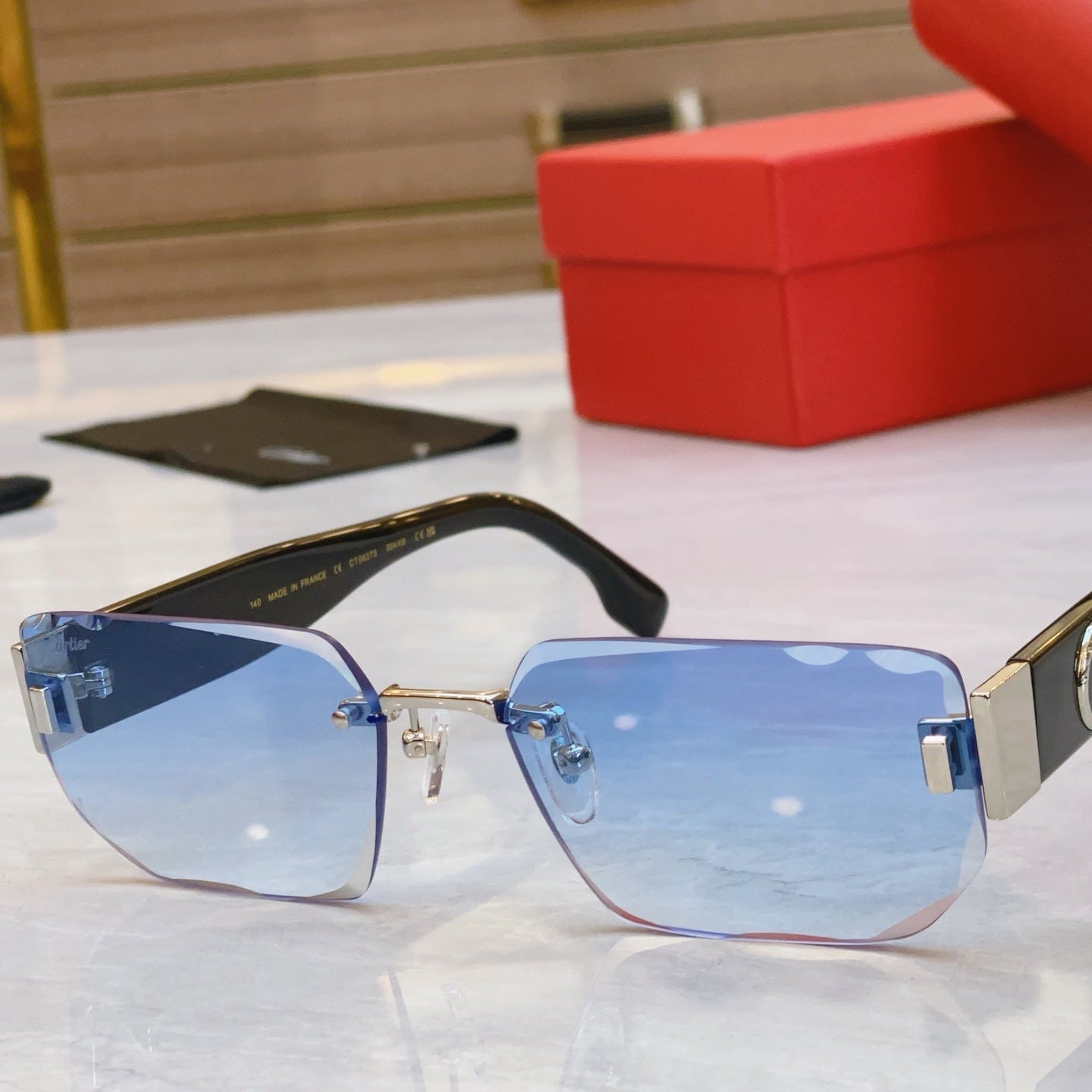CARTIER PANTHÈRE GEOMETRIC SUNGLASSES CT0637S IN METAL AND ACETATE