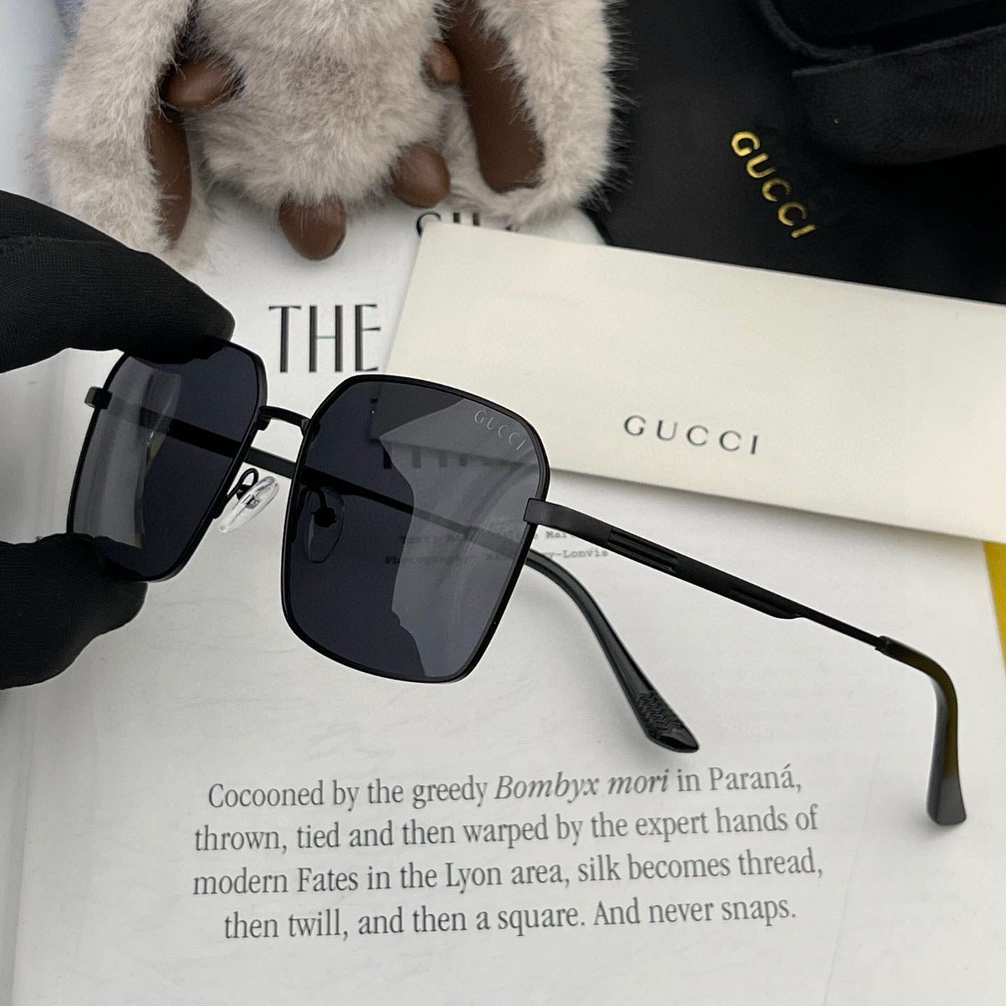 GUCCI SQUARE FRAME SUNGLASSES 563171 IN METAL