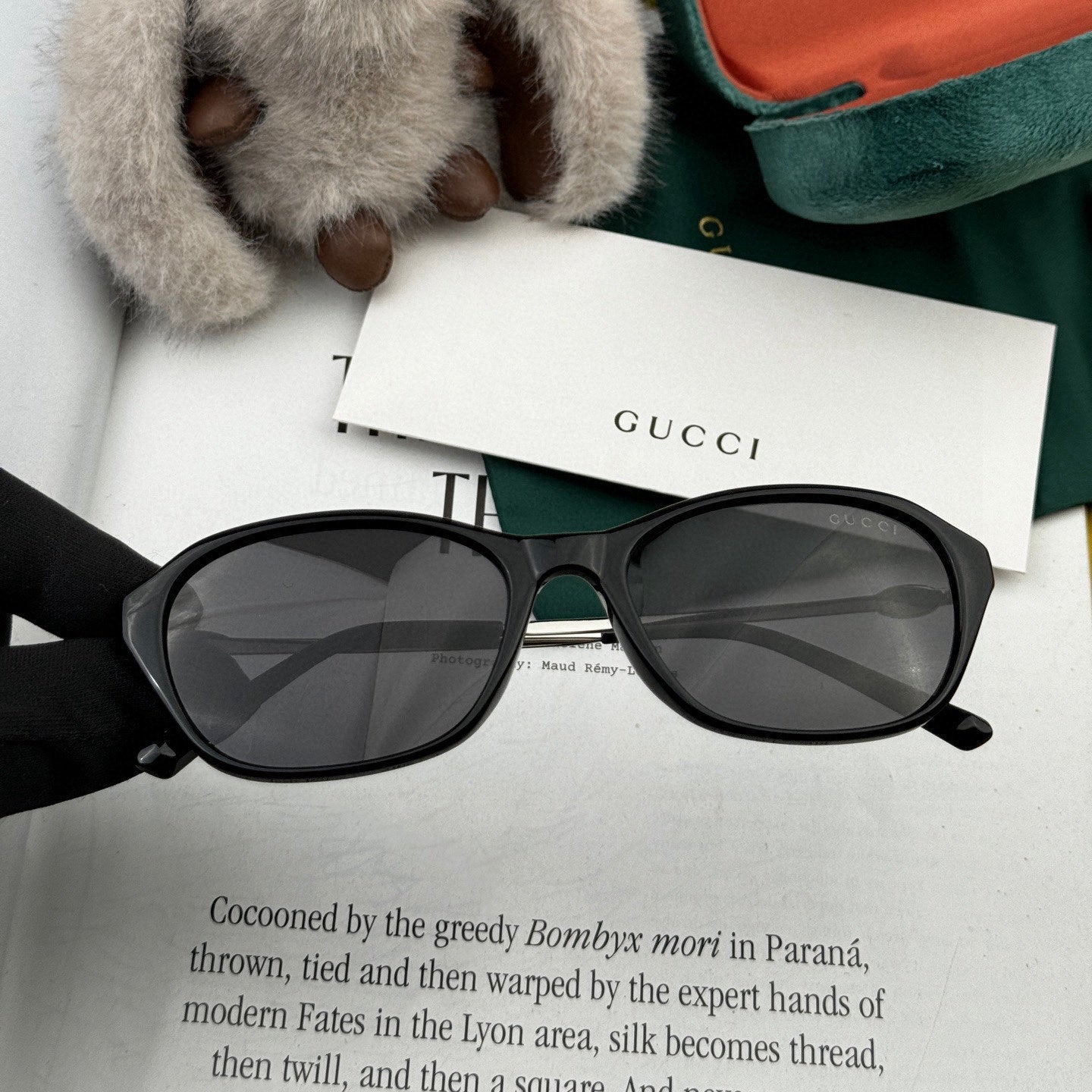GUCCI OVAL FRAME SUNGLASSES G4906 IN ACETATE AND METAL