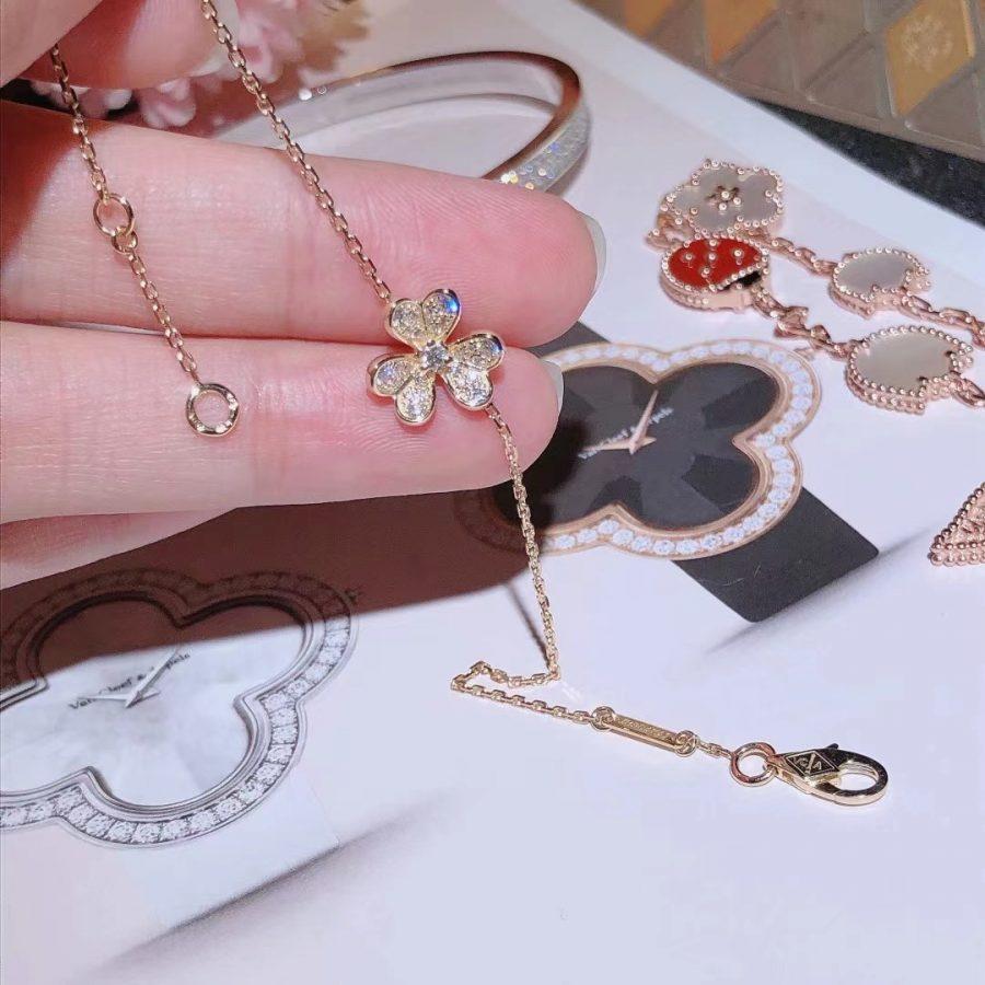 VCA FRIVOLE GOLD FLOWER DIAMOND BRACELET