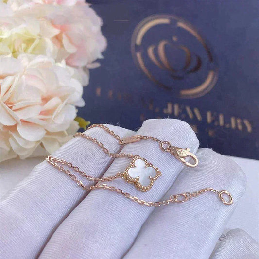 VCA CLOVER WHITE MOP SINGLE FLOWER BRACELET