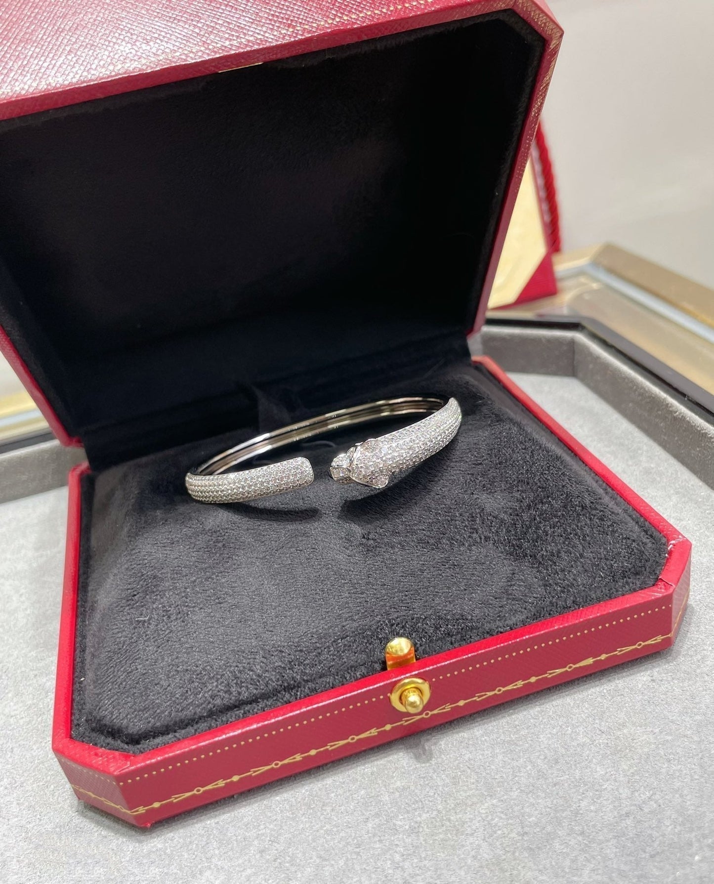 CARTIER PANTHERE FULL DIAMOND OPEN BRACELET