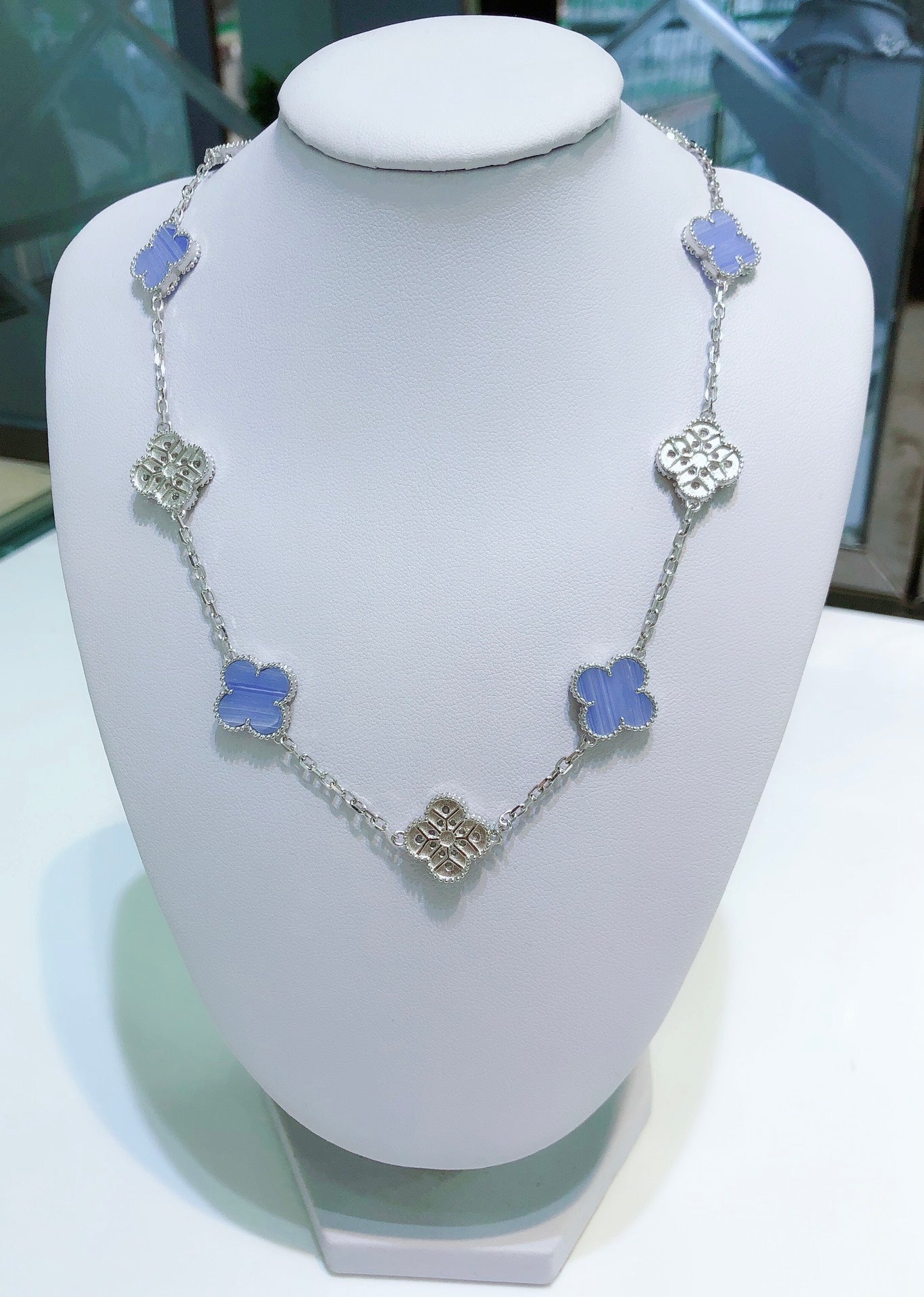 VCA CLOVER 10 MOTIFS CHALCEDONY DIAMONDS SILVER NECKLACE